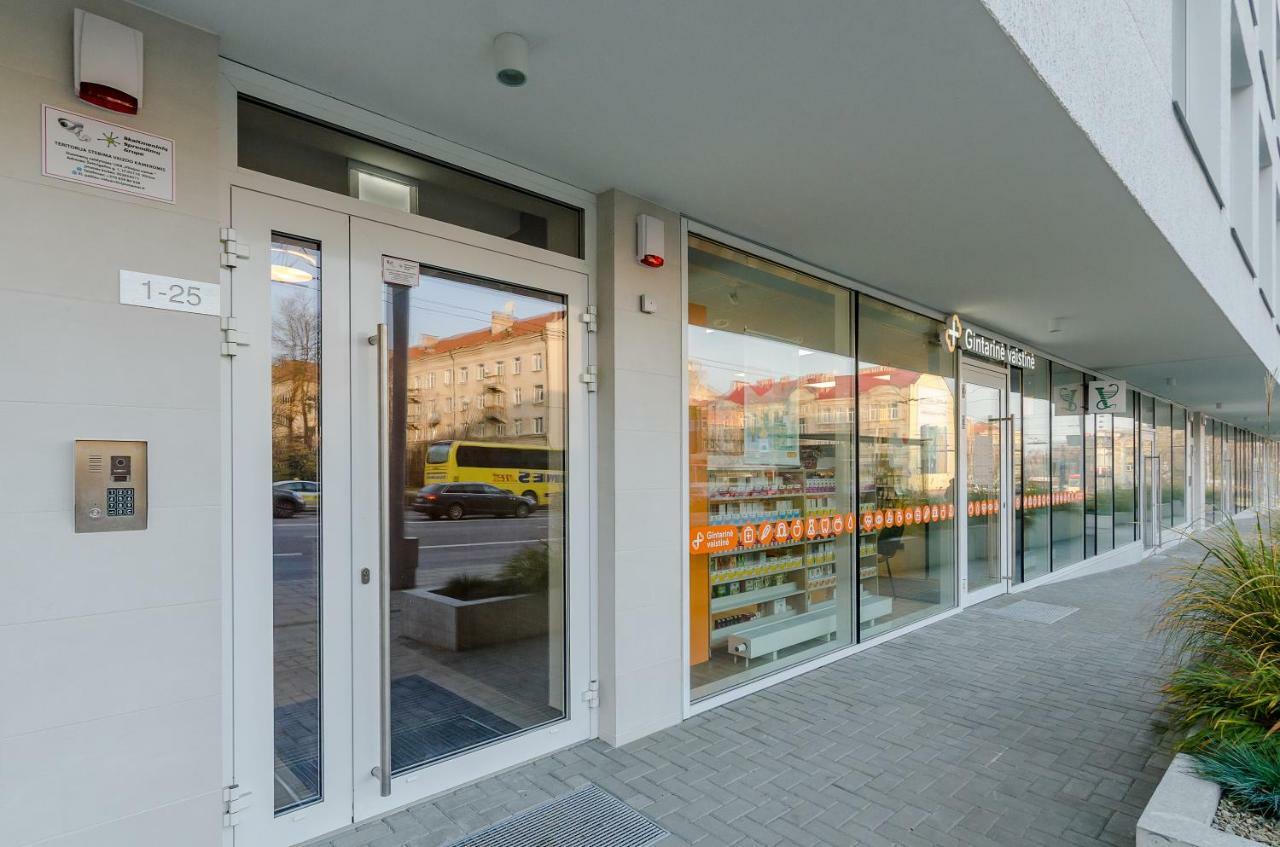 1a - Courtyard View